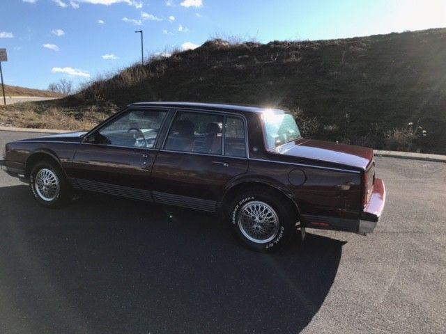 1987 Oldsmobile Ninety-Eight Touring Sedan - photo 3