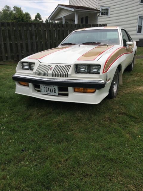 1977 Oldsmobile Starfire - photo 2