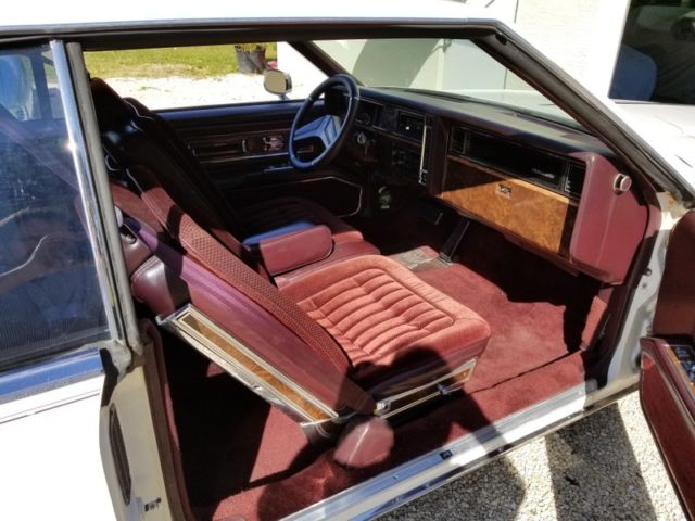 1985 Oldsmobile Toronado 2 Door Landau - photo 10