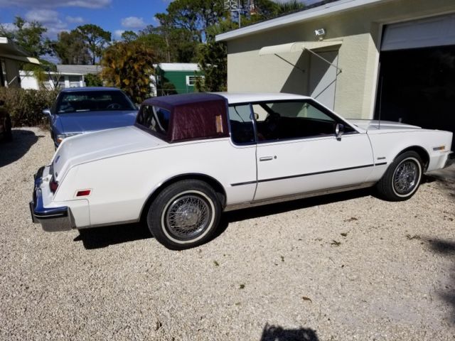 1985 Oldsmobile Toronado 2 Door Landau - photo 7