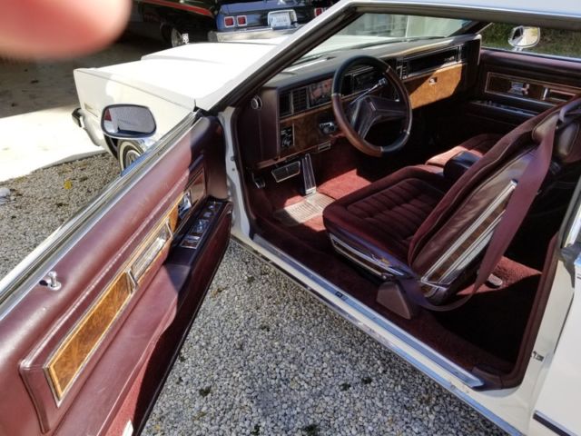 1985 Oldsmobile Toronado 2 Door Landau - photo 9