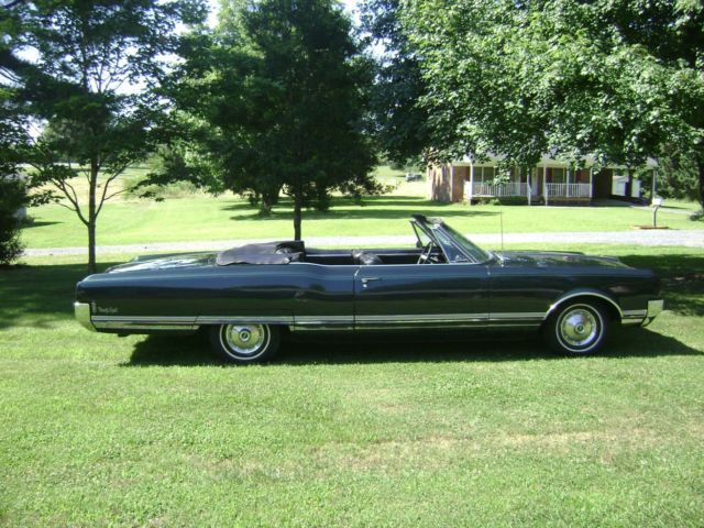 1965 Oldsmobile Ninety-Eight Convertible - photo 2
