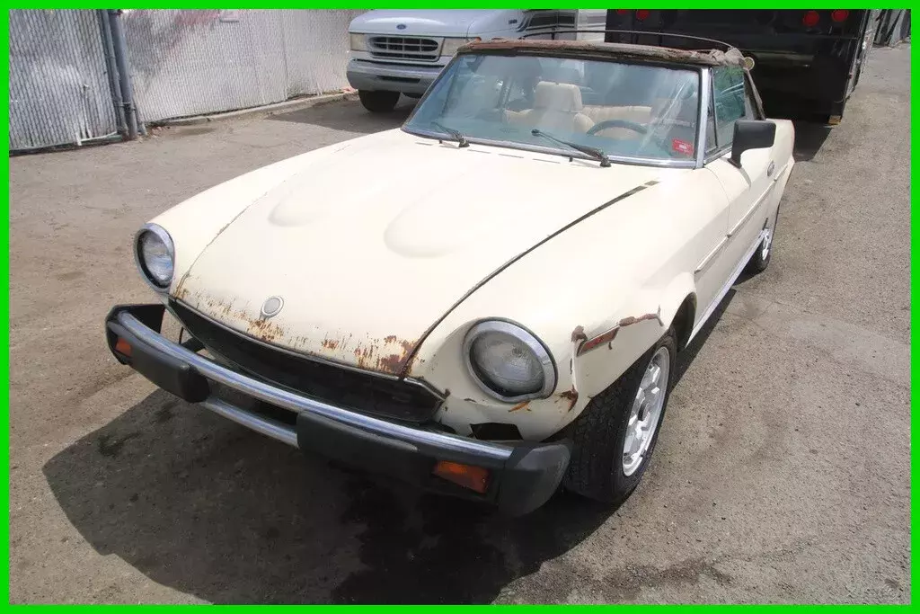 (OMR) 1981 Fiat 2000 Spider 2.0 L 4 Cylinder NO RESERVE 1981 Fiat 2000 Spider