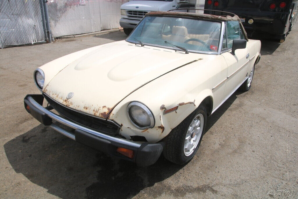1981 Fiat 2000 Spider - photo 2