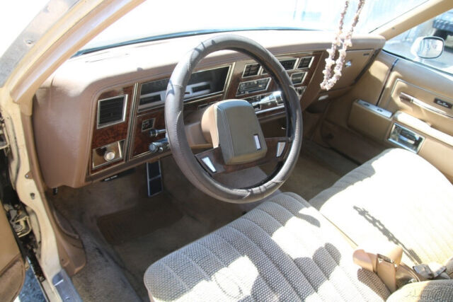 1986 Oldsmobile Custom Cruiser - photo 12