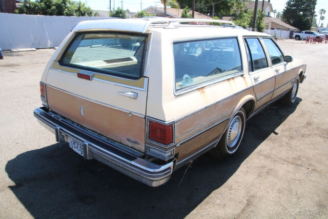 1986 Oldsmobile Custom Cruiser - photo 6