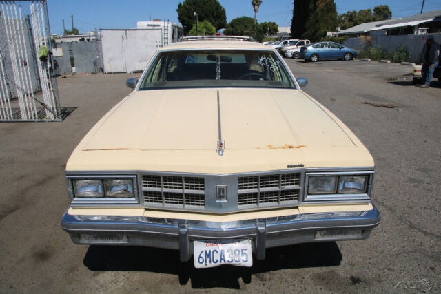 1986 Oldsmobile Custom Cruiser - photo 8