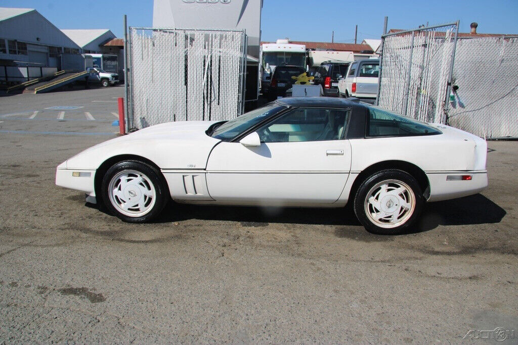 1988 Chevrolet Corvette - photo 3