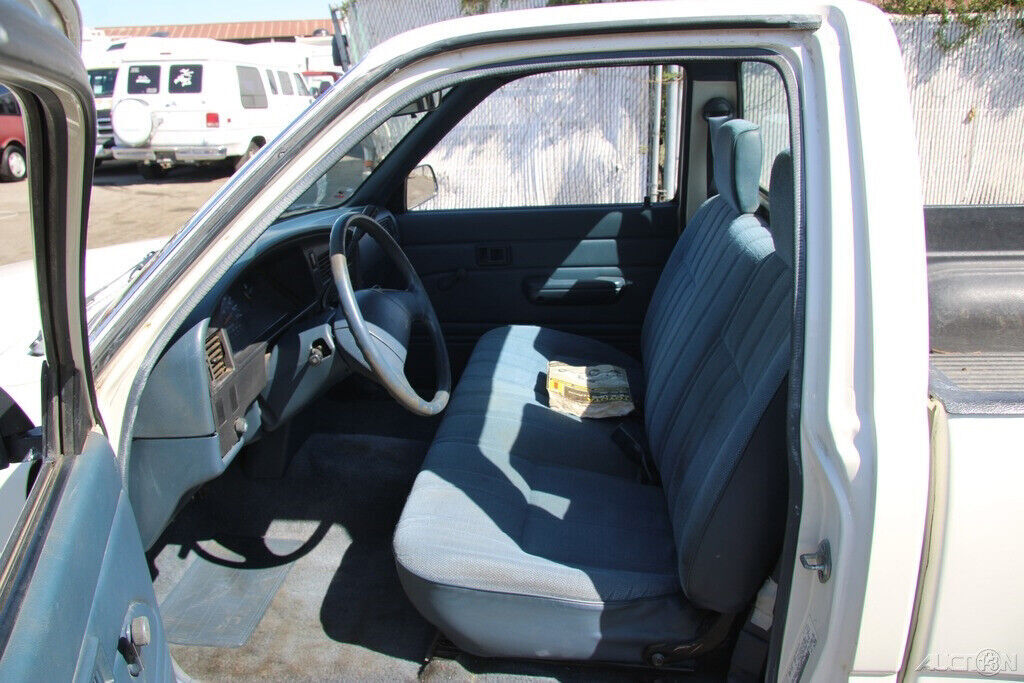 1989 Toyota Pickup - photo 13