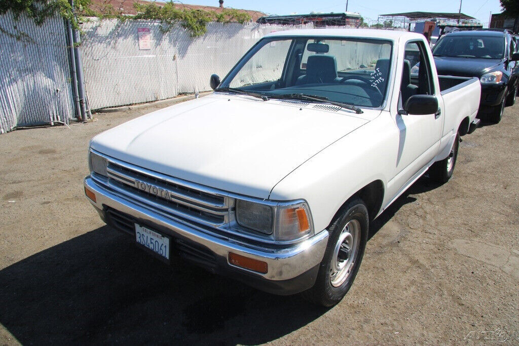 1989 Toyota Pickup - photo 2