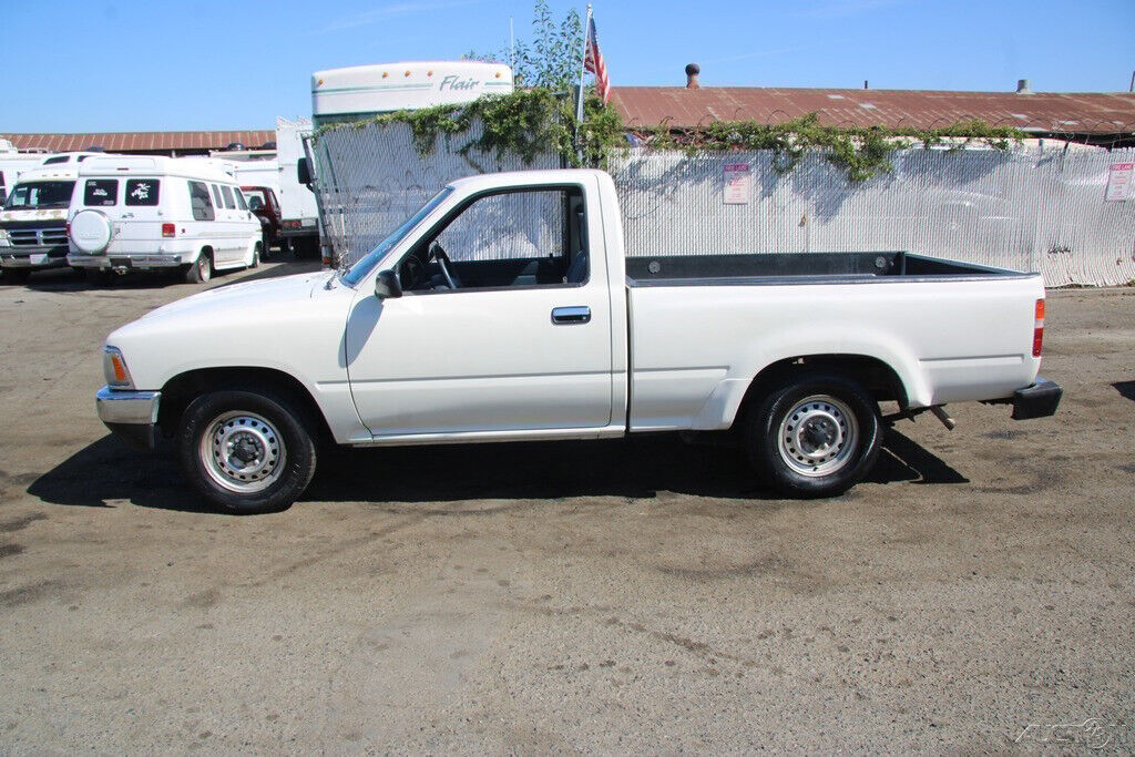 1989 Toyota Pickup - photo 3