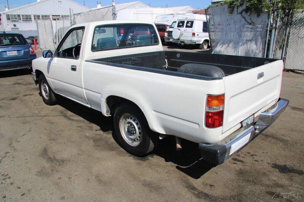 1989 Toyota Pickup - photo 4