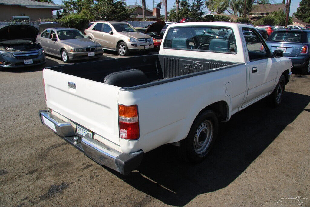 1989 Toyota Pickup - photo 6