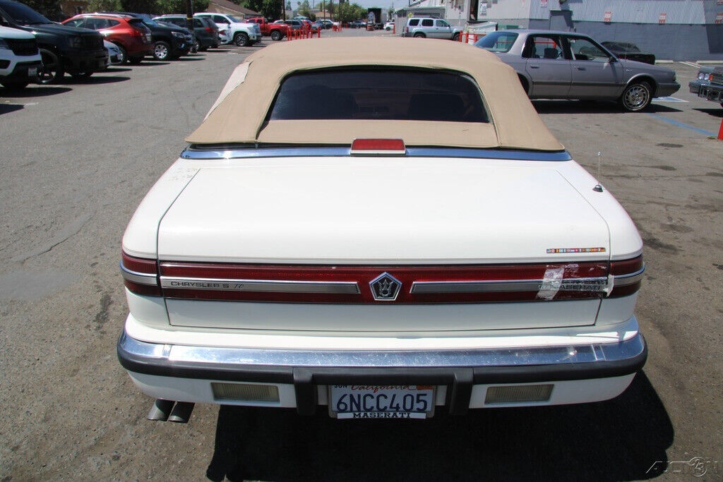 1991 Chrysler Town & Country - photo 5