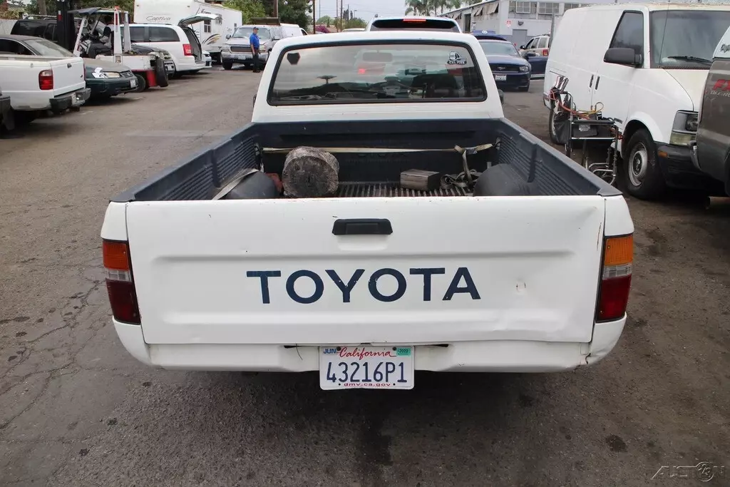 1992 Toyota Pickup - photo 4