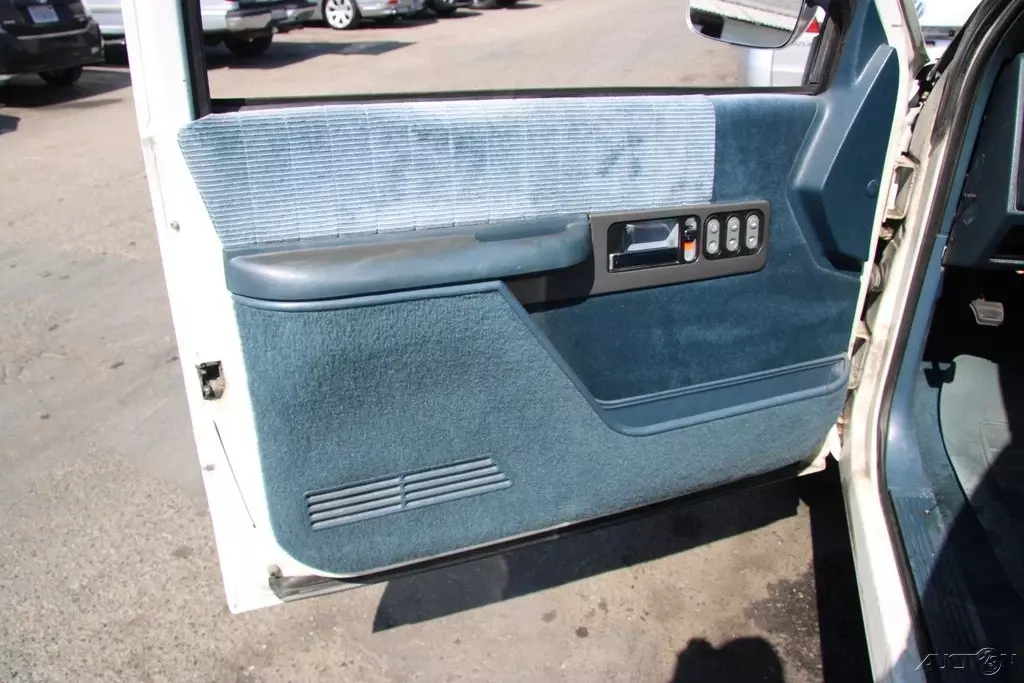 1993 Chevrolet C/K Pickup 1500 C1500 - photo 12