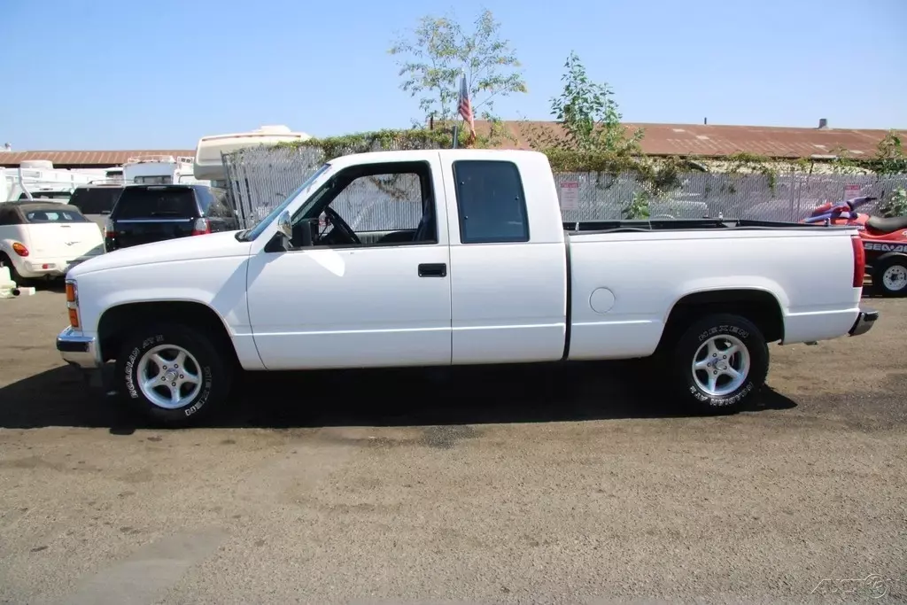 1993 Chevrolet C/K Pickup 1500 C1500 - photo 3