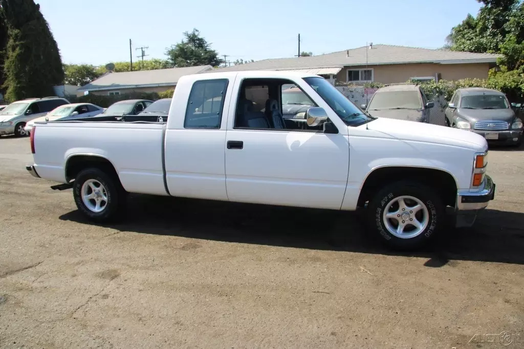 1993 Chevrolet C/K Pickup 1500 C1500 - photo 8