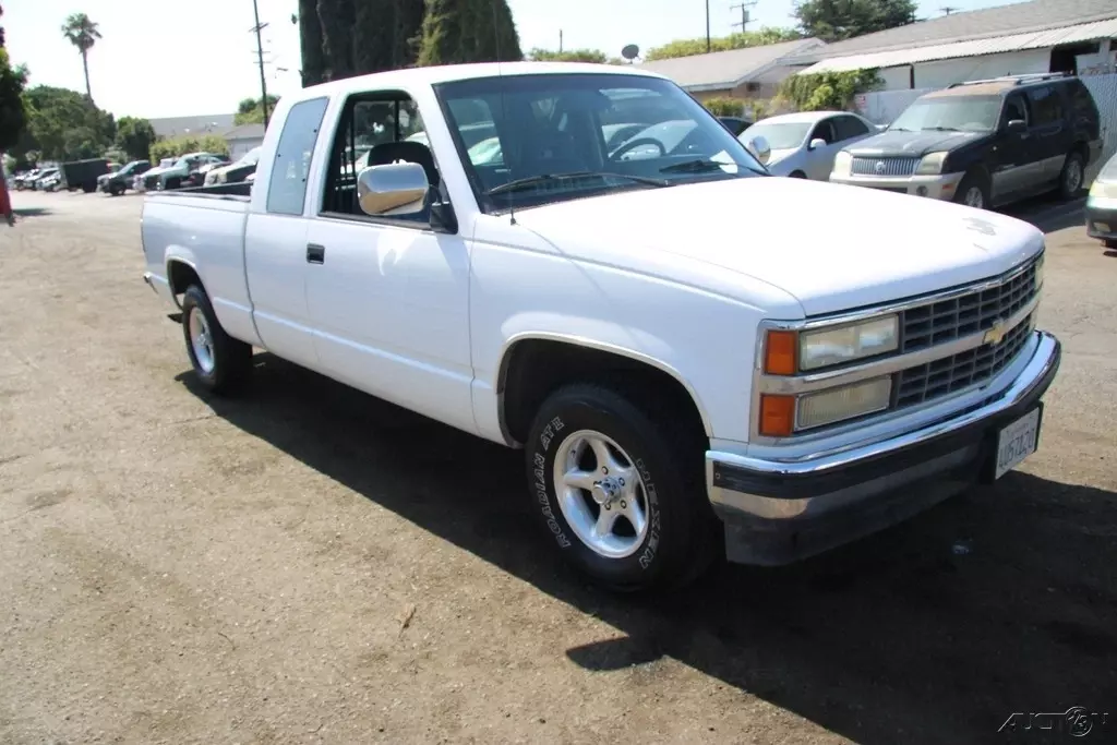 1993 Chevrolet C/K Pickup 1500 C1500 - photo 9