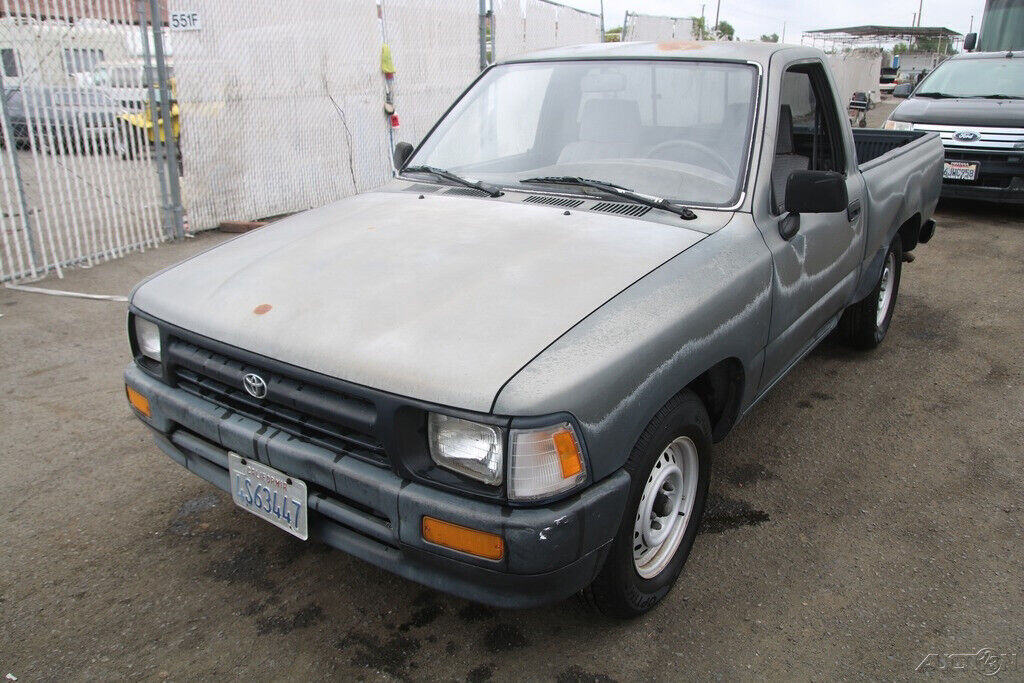 1993 Toyota Pickup - photo 2