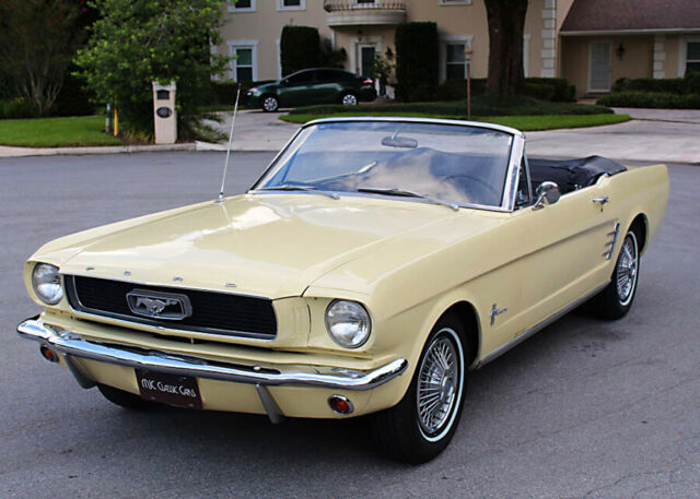 1966 Ford Mustang CONVERTIBLE - ONE FAMILY LAST 34 YEARS - photo 3