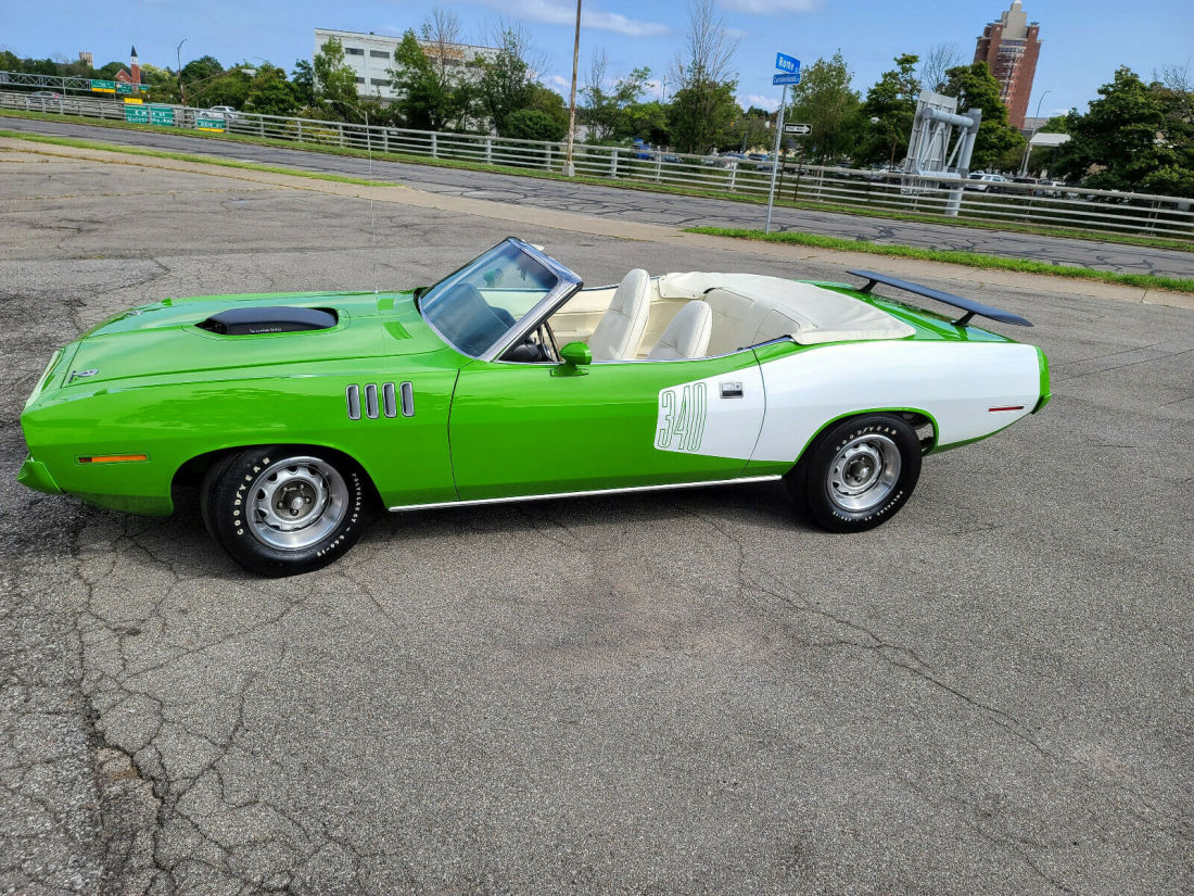 One of 30 4 speed 340 convertibles built..Only FJ6 "SASSY GRASS"white interior! 1971 Plymouth Barracuda
