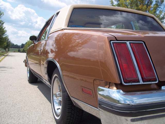 1979 Oldsmobile Cutlass Pillow top cloth 60/40 seating - photo 4