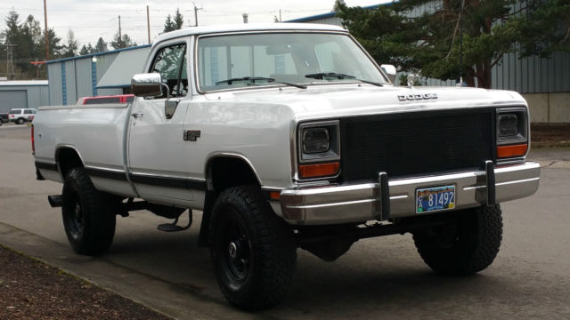 ONE OF A KIND! 1990 DODGE RAM W20 4X4 CUMMINS DIESEL 2 OWNER LOW MILES UPGRADES 1990 Dodge Other Pickups LE