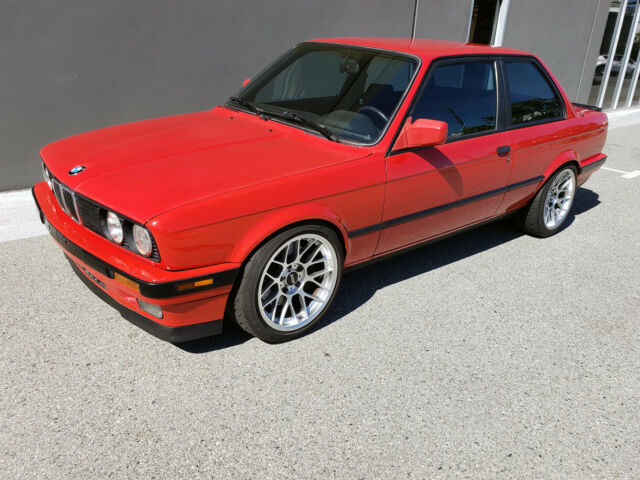 1991 BMW 3-Series 318is - photo 2