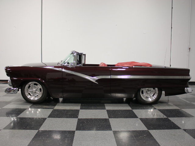 1955 Ford Fairlane Sunliner Restomod - photo 2