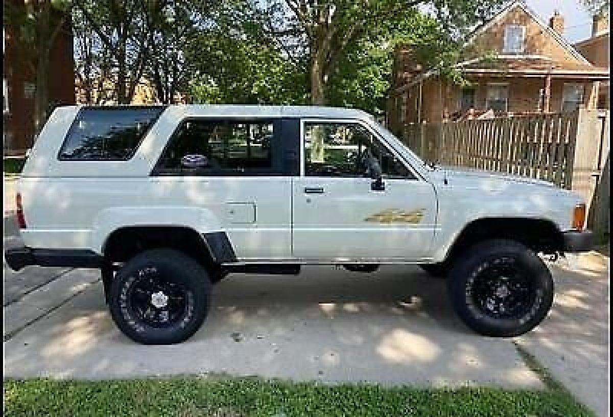 1986 Toyota 4Runner RN60 - photo 2