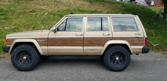 One of a Kind 4x4! 1989 Jeep Wagoneer Limited
