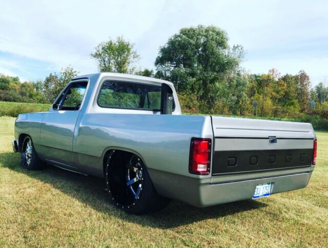 1991 Dodge Ram 2500 loaded - photo 4