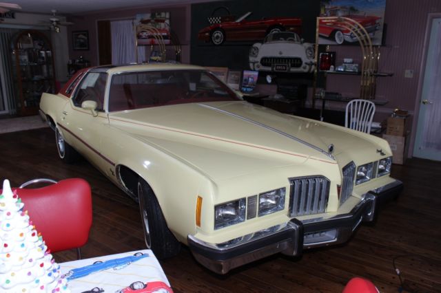 One of a kind - Last year of the Grand Prix 1977 Pontiac Grand Prix