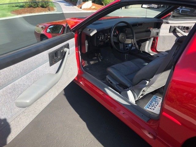 1989 Chevrolet Camaro IROC - photo 11