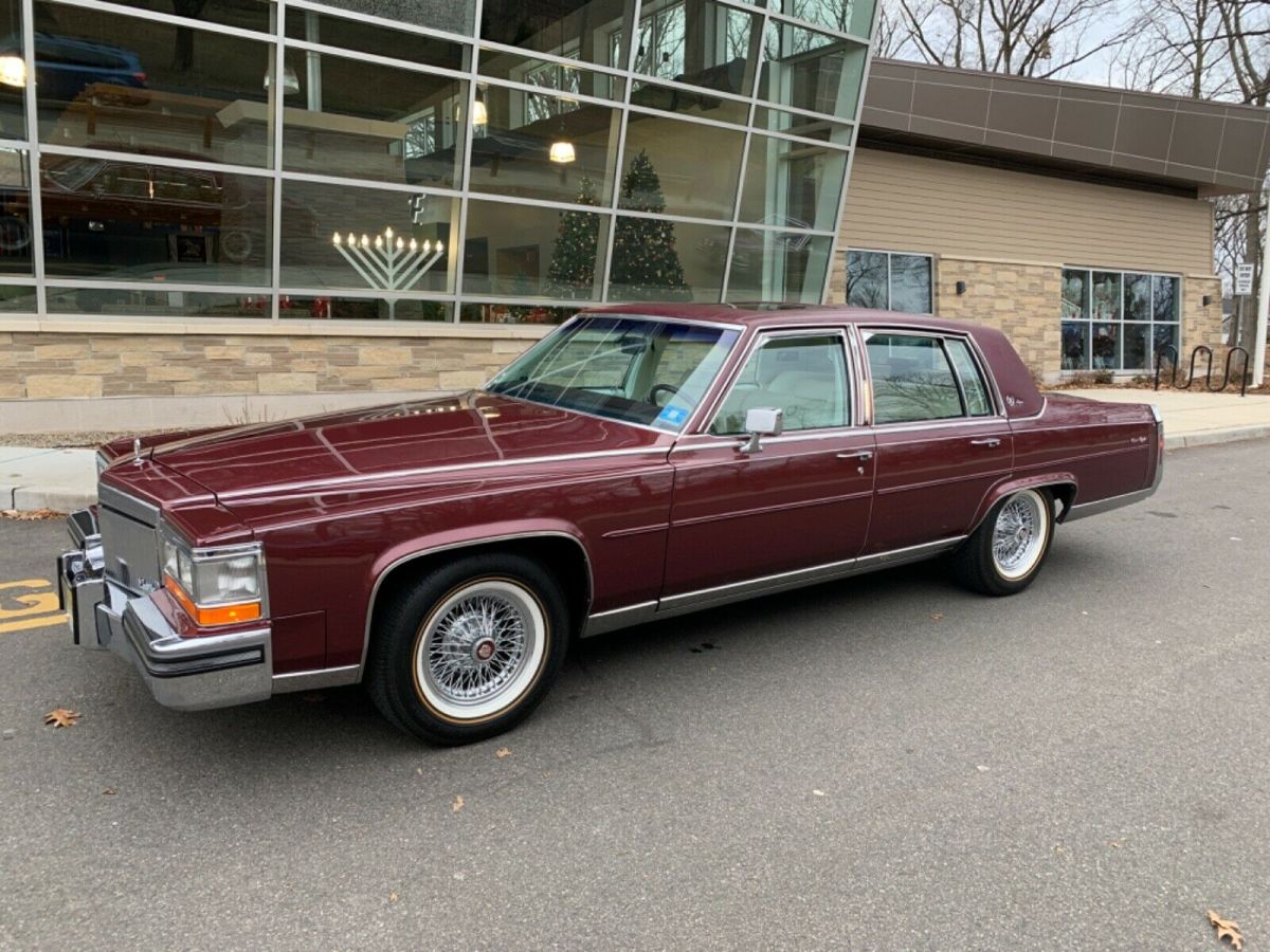 ONE OF KIND NICEST ONE ON EBAY !!! SHARP CAR 100% MONEY BACK GUARANTEE !!! 1986 Cadillac Fleetwood