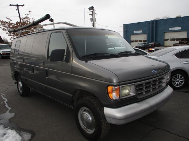One of kind van surveillance van..as seen in the movies.. low miles, MUST SEE!! 1992 Ford E-Series Van E250