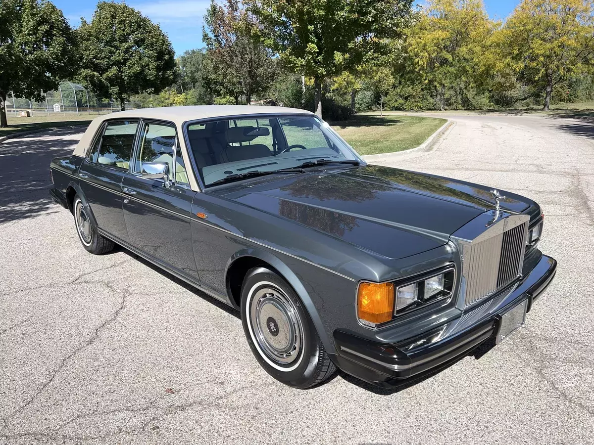 One of the cleanest, like new examples we have seen ~ only from Park-Ward 1990 Rolls-Royce Silver Spirit/Spur/Dawn ("LWB")