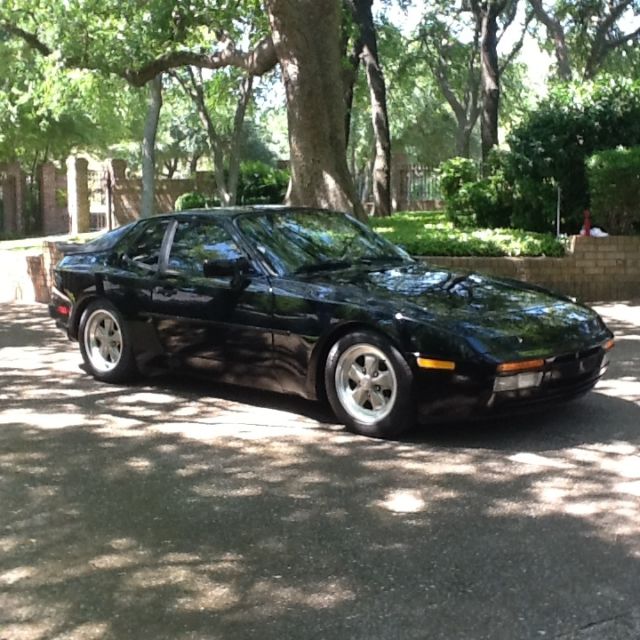 One owner 1986 Porsche 944 Turbo only 87k miles!! Maintained in great condition. 1986 Porsche 944 Turbo