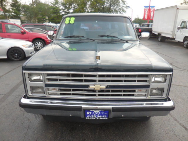 1988 Chevrolet Suburban Silverado 10 - photo 2