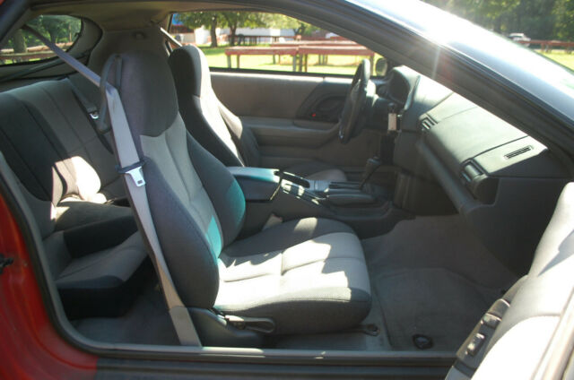 1993 Chevrolet Camaro - photo 13