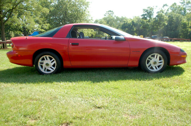 1993 Chevrolet Camaro - photo 2