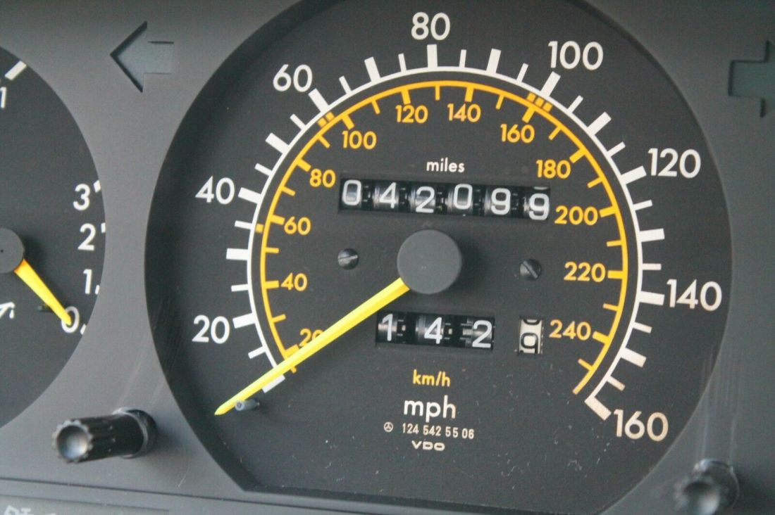 1986 Mercedes-Benz 300E E 300 amazing 42k miles - photo 2