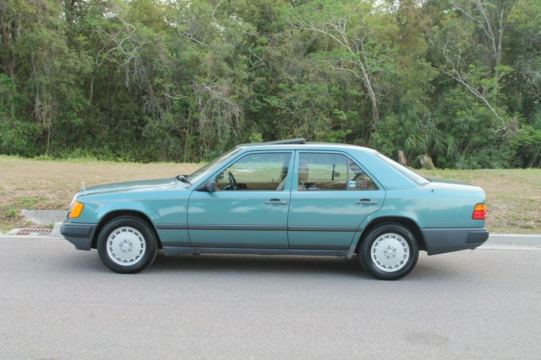 1986 Mercedes-Benz 300E E 300 amazing 42k miles - photo 3