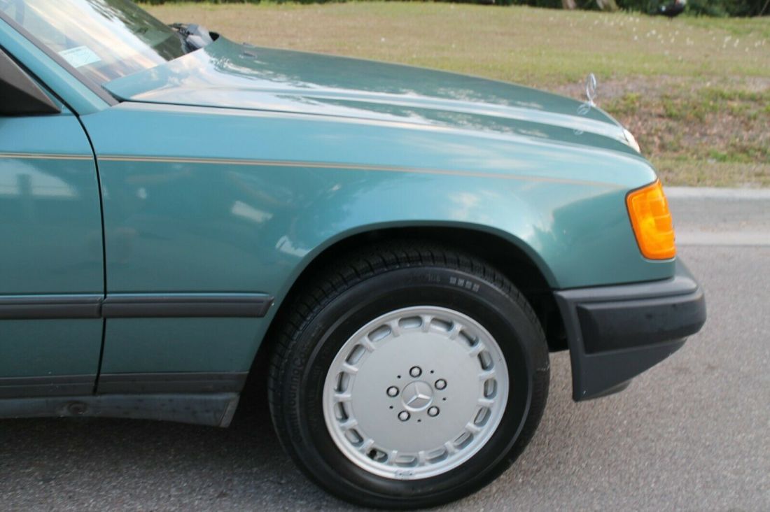 1986 Mercedes-Benz 300E E 300 amazing 42k miles - photo 8