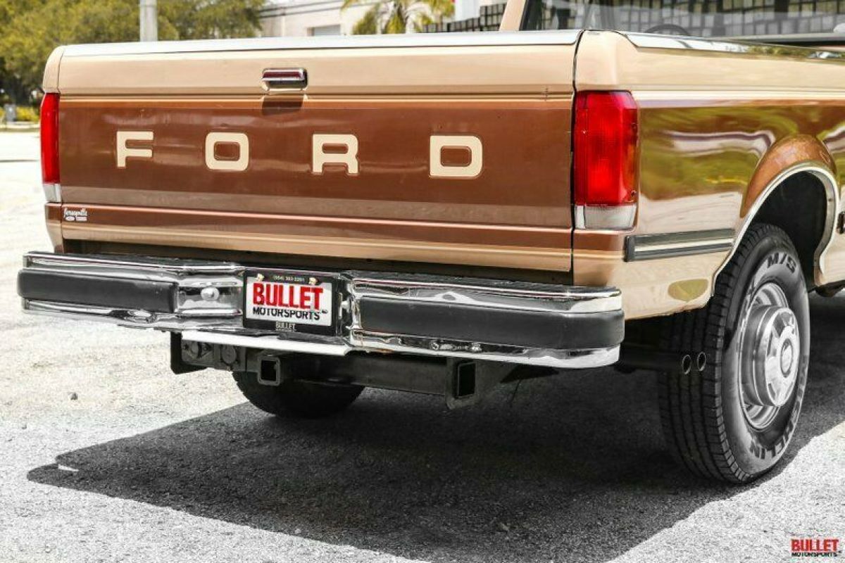 1989 Ford F250 - photo 12