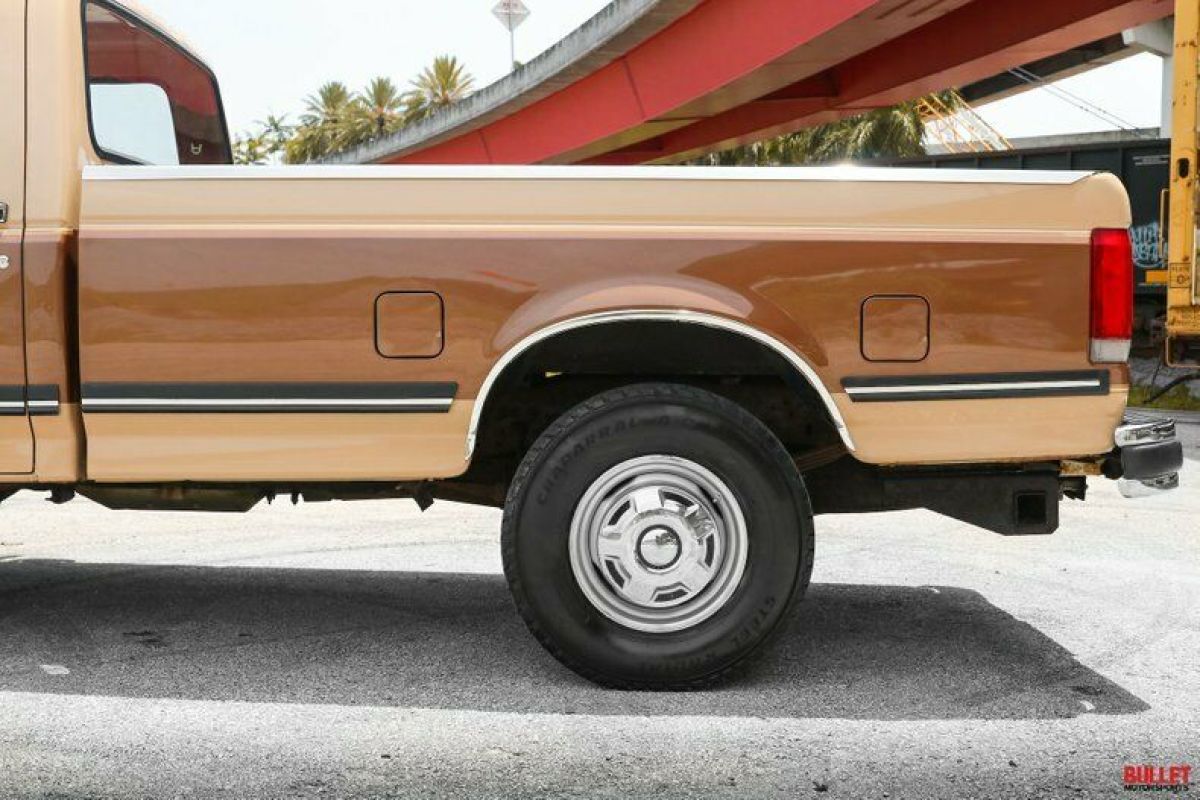 1989 Ford F250 - photo 8