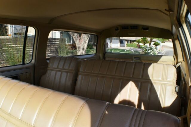 1983 Chevrolet Suburban Silverado 20 - photo 10
