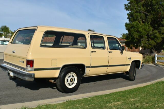 1983 Chevrolet Suburban Silverado 20 - photo 4