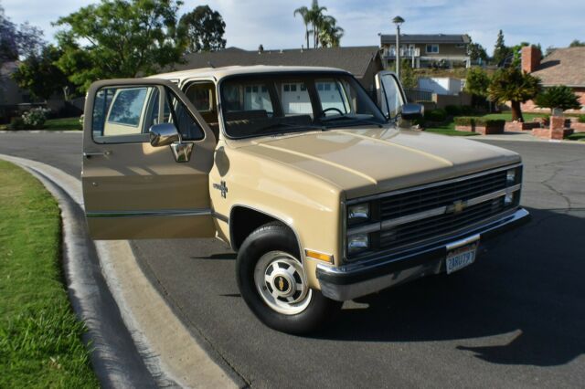 1983 Chevrolet Suburban Silverado 20 - photo 5